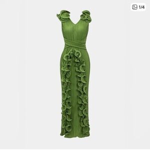 178. Micas 3D Floral V-neck Midi Dress